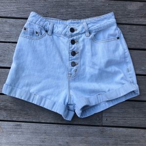 BDG URBAN OUTFITTERS JEAN SHORTS